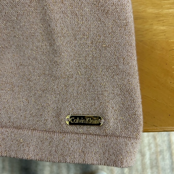 Calvin Klein Women’s‎ Pink Lightweight Sweater w/ gold flecks - Picture 5 of 5